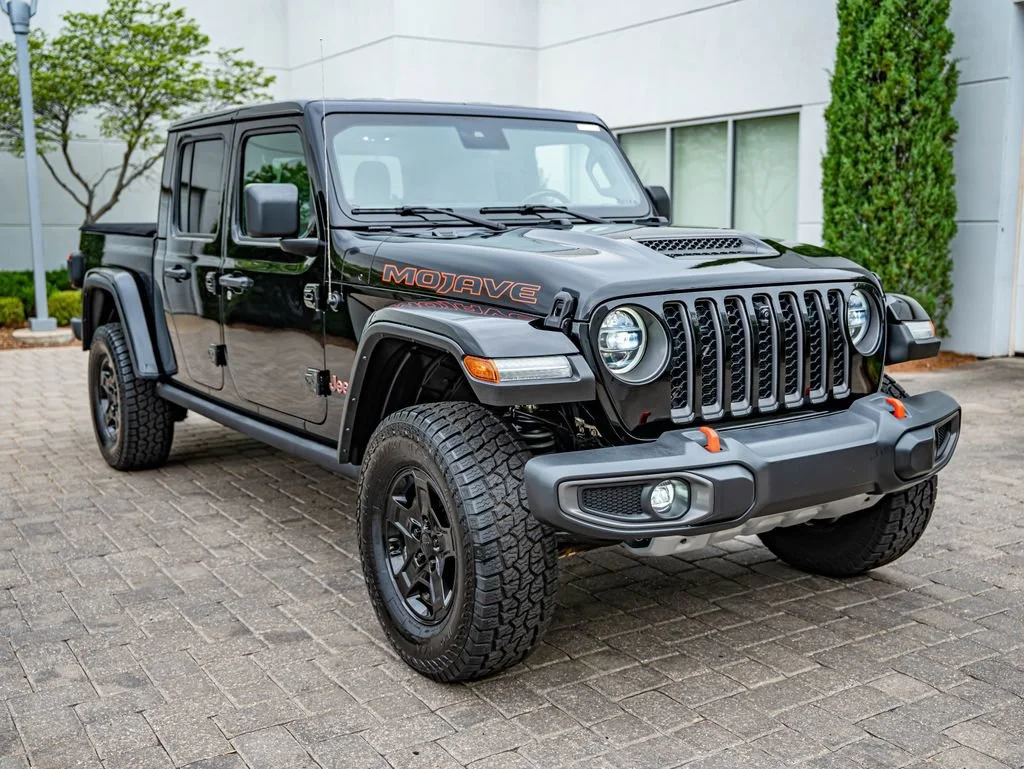 Used 2021 Black Clearcoat Jeep Mojave image 3