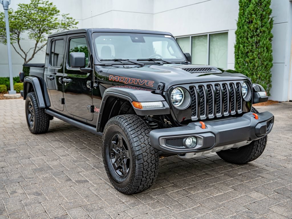 Used 2021 Black Clearcoat Jeep Mojave image 3