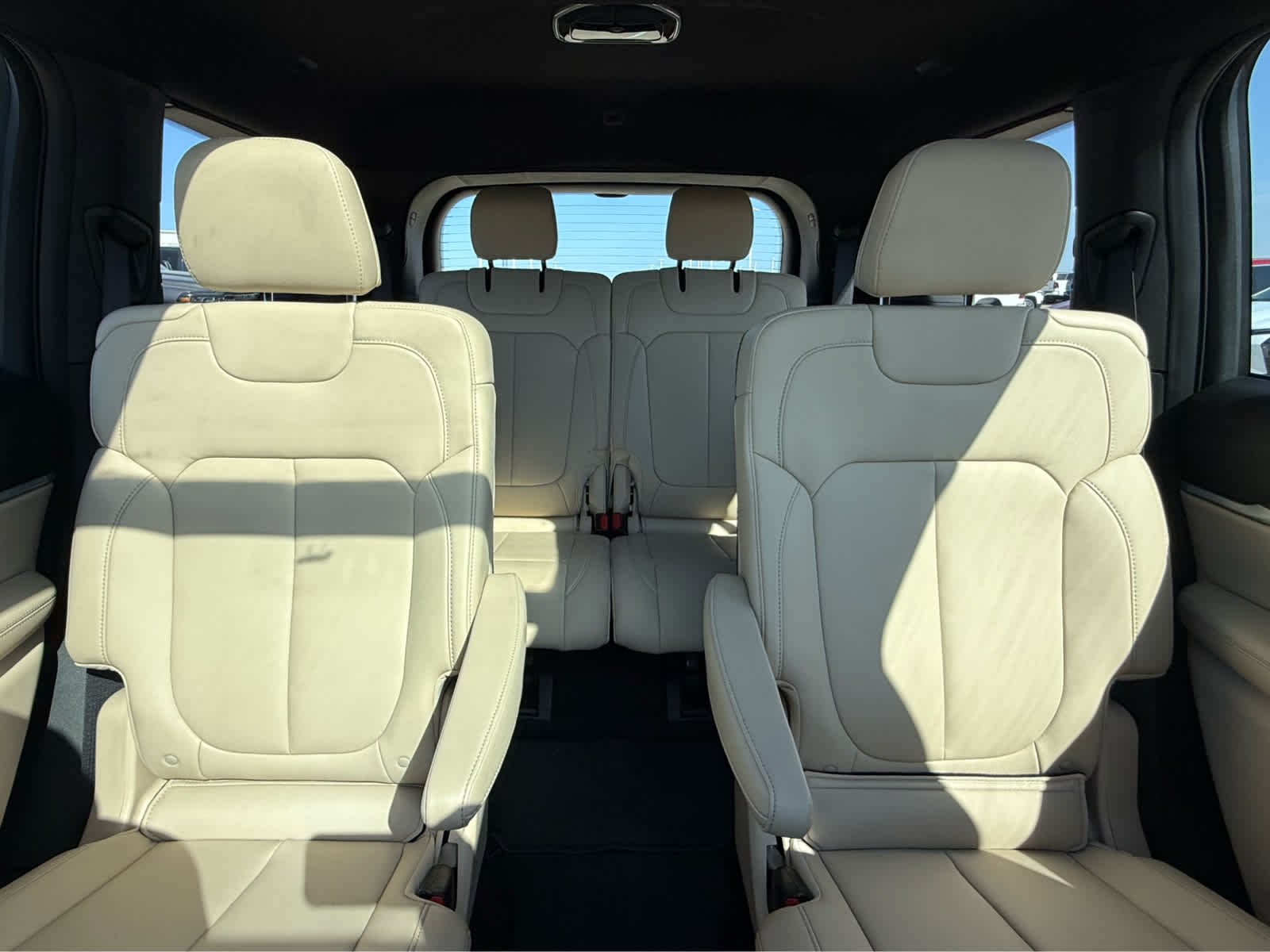 New 2026 Bright White Clear-Coat Exterior Paint Jeep Limited image 29