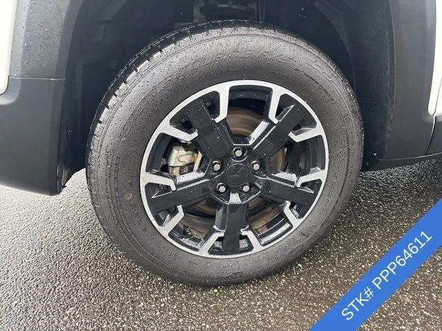 Used 2023 Alpine White Clearcoat Jeep Upland image 4