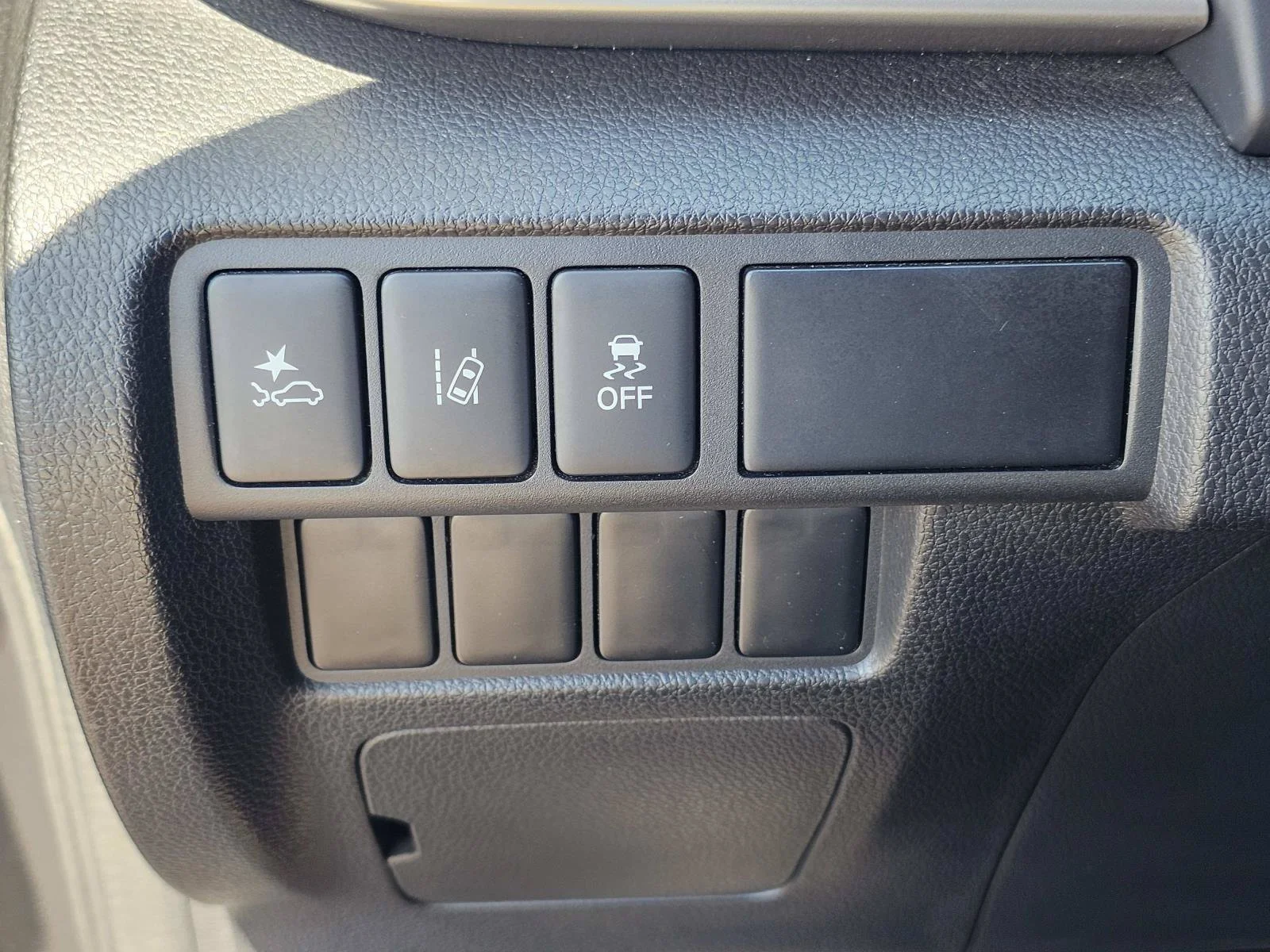 Used 2022 Black Mitsubishi LE image 21
