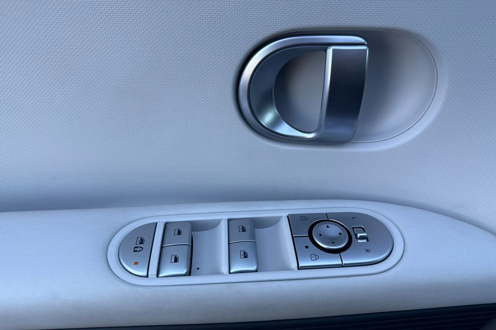 Used 2024 Digital Teal Hyundai SEL image 11
