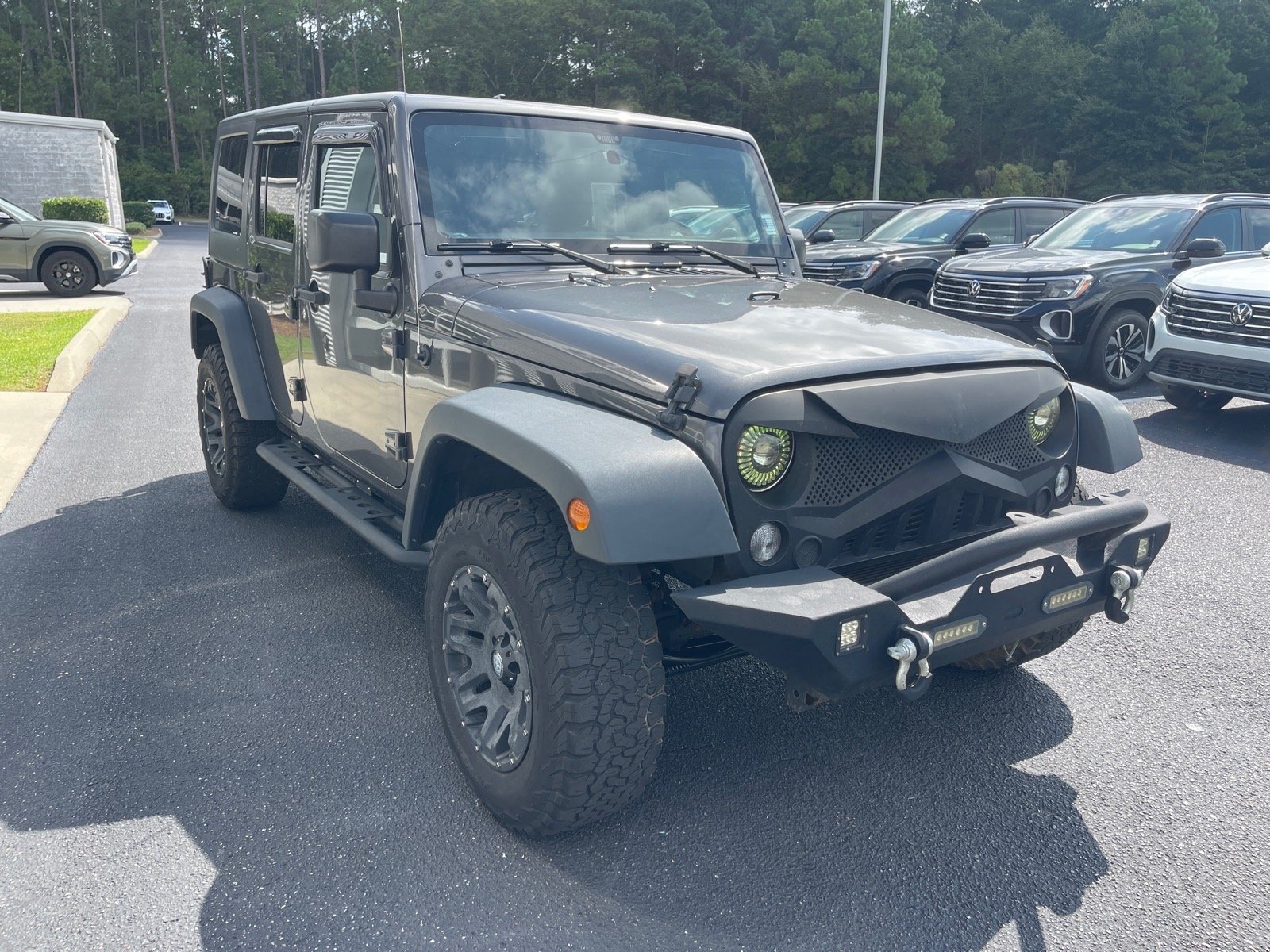 Used 2017 Granite Crystal Metallic Clear Coat Jeep Sport S image 3