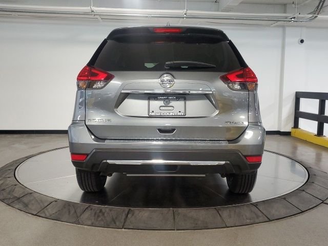 Used 2017 Gray Nissan SV image 9