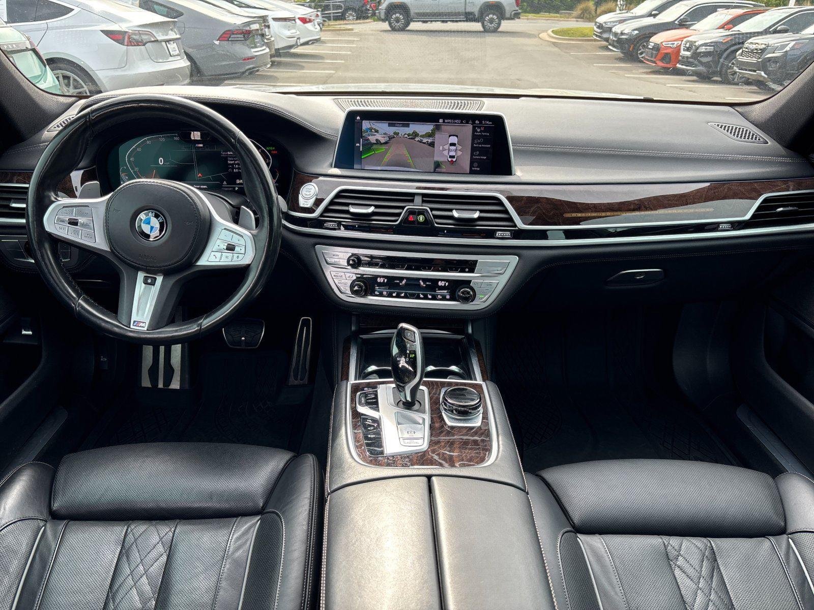 Used 2022 Alpine White BMW 750i xDrive image 35