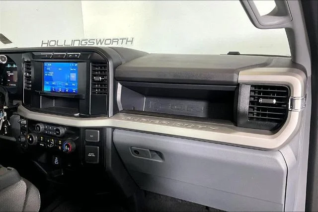 Used 2024 Oxford White Ford XL image 38
