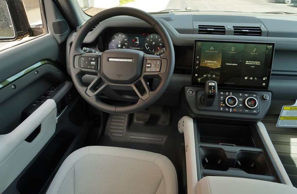 New 2026 Woolstone Green Land Rover S image 15