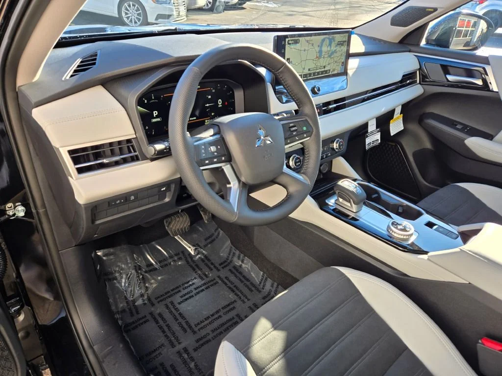 2026 Mitsubishi Outlander SE - Photo 18