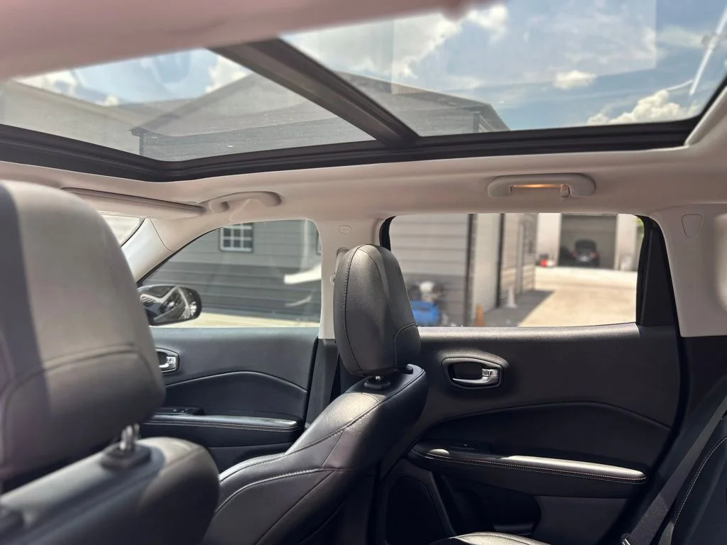 Used 2020 Gray Jeep Latitude image 10