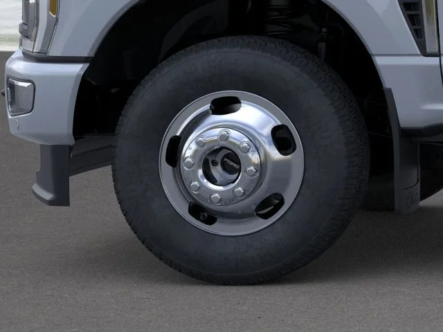 New 2026 Glacier Gray Metallic Tri-Coat Ford F-350® Platinum® image 19