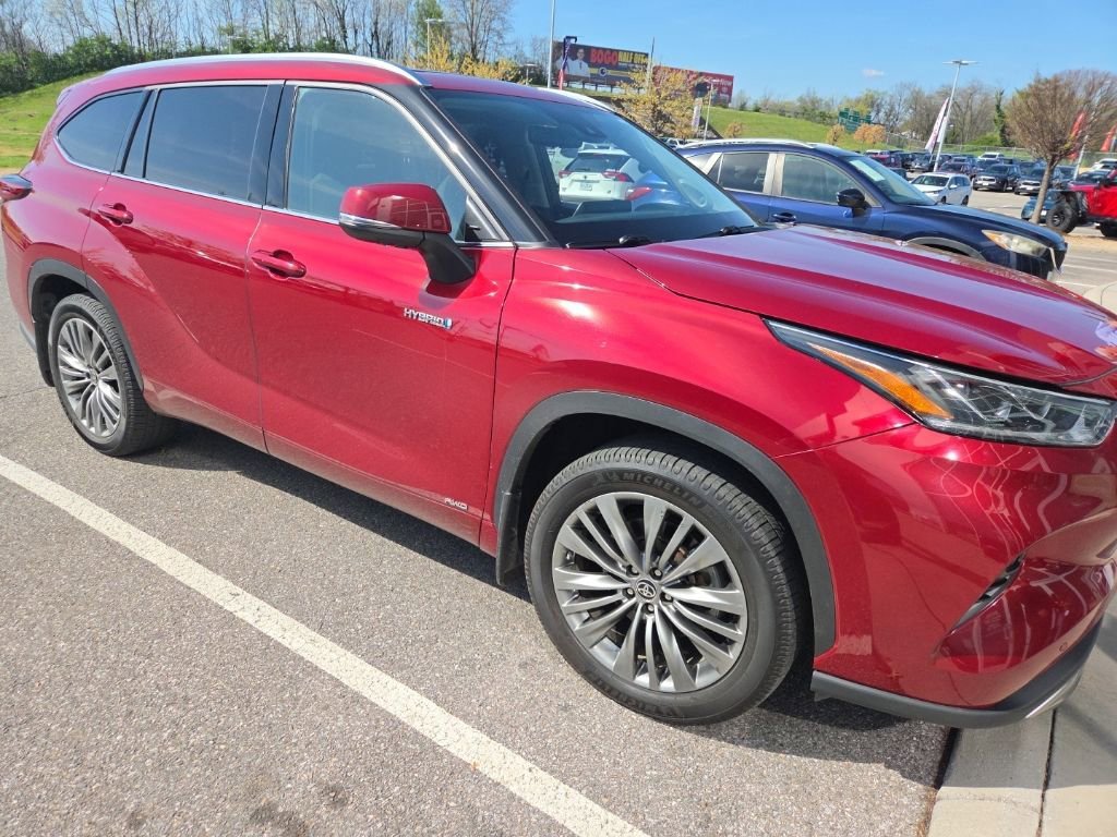 2021 Toyota Highlander Platinum Hybrid 4x4's photo