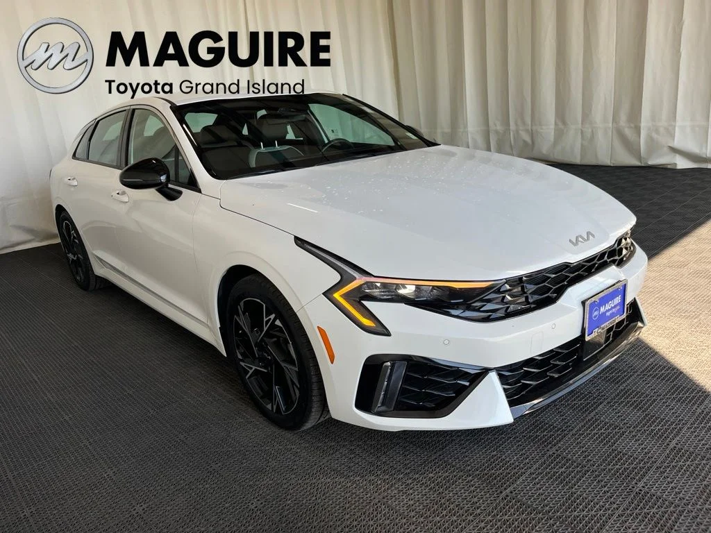 Used 2025 White Kia GT-Line image 32