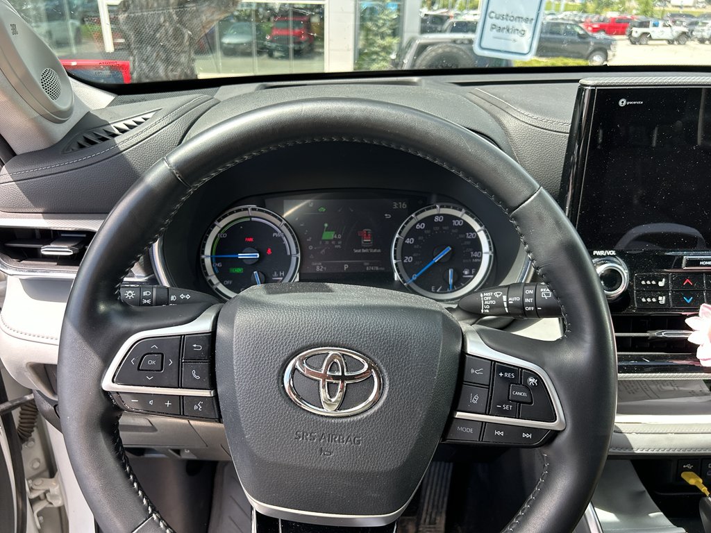 Used 2022 Wind Chill Pearl Toyota Hybrid Platinum image 9