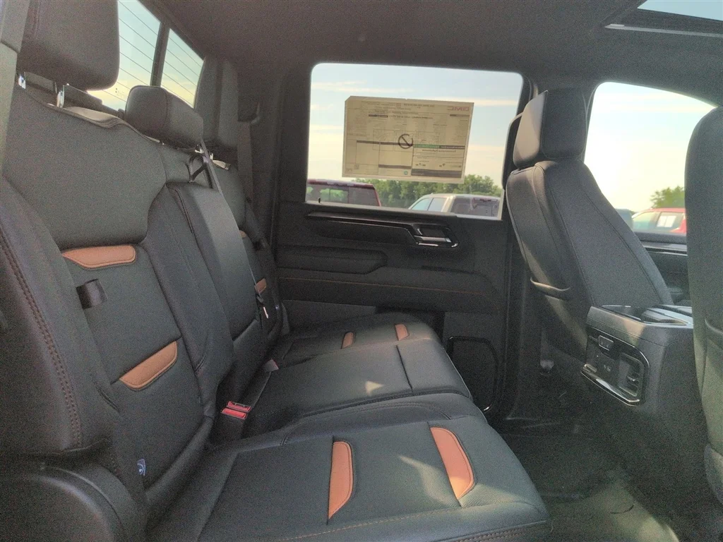 Used 2026 Onyx Black GMC AT4 image 28