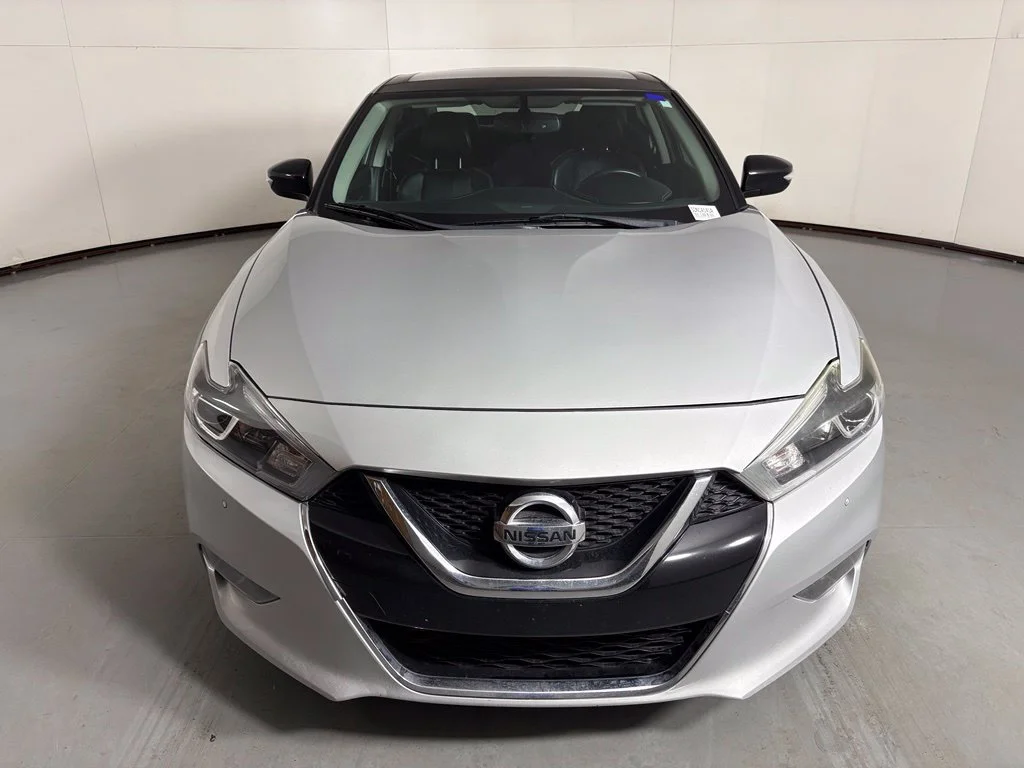 Used 2018 Silver Nissan 3.5 SL image 3