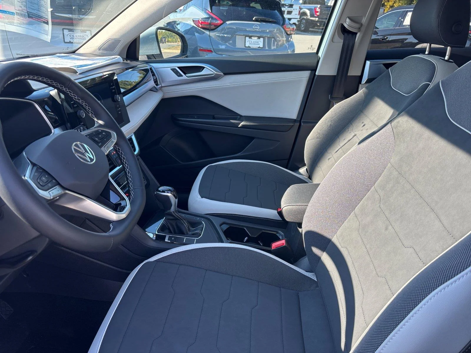 New 2027 Monument Gray Volkswagen SE image 14