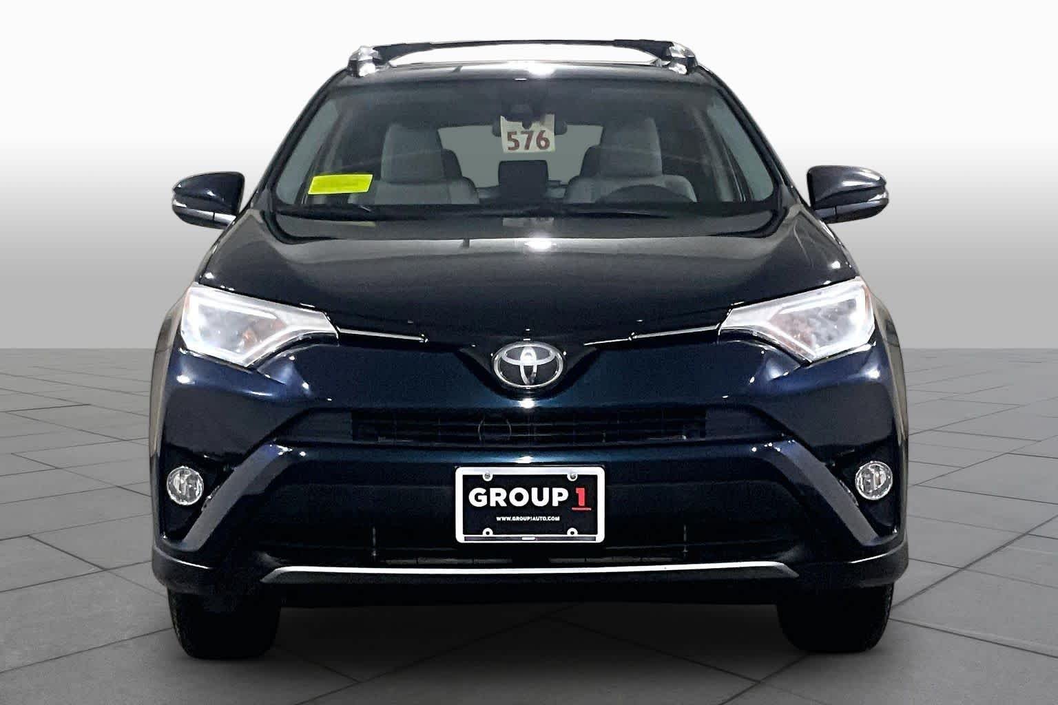Used 2017 Galactic Aqua Mica Toyota XLE image 3