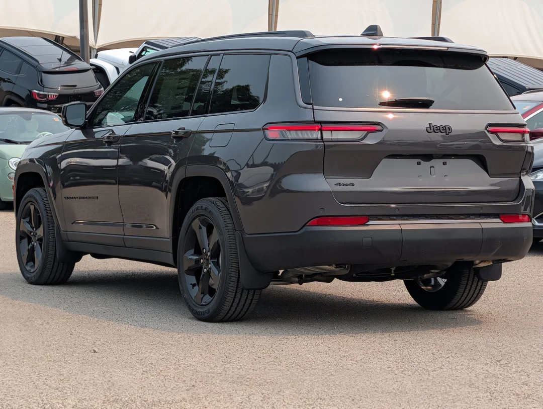 New 2026 Grey Jeep Altitude - - 4x4 - 20 Gloss Black Wheels - Remote Start & More! image 6