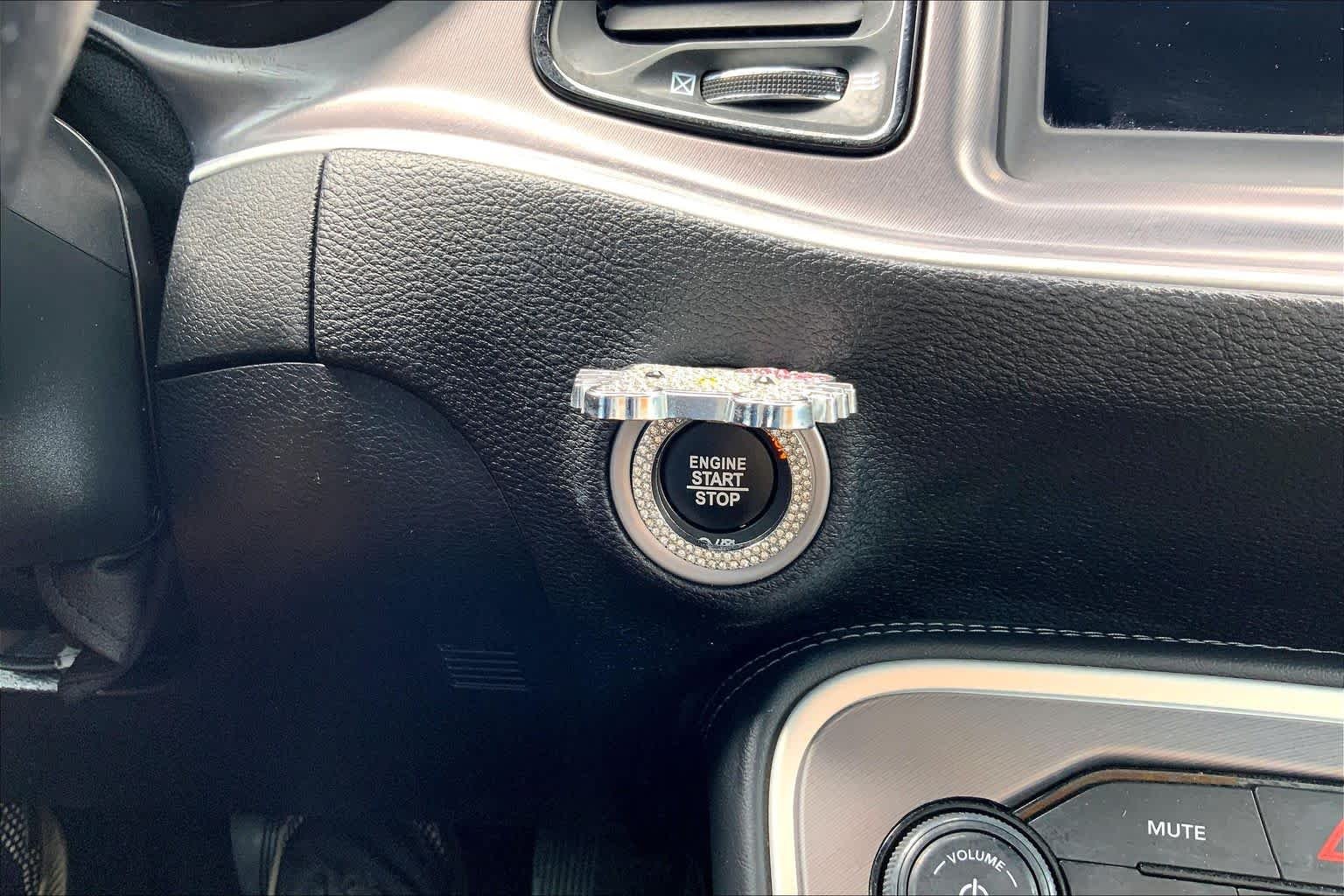 Used 2021 Granite Pearlcoat Dodge SXT image 29