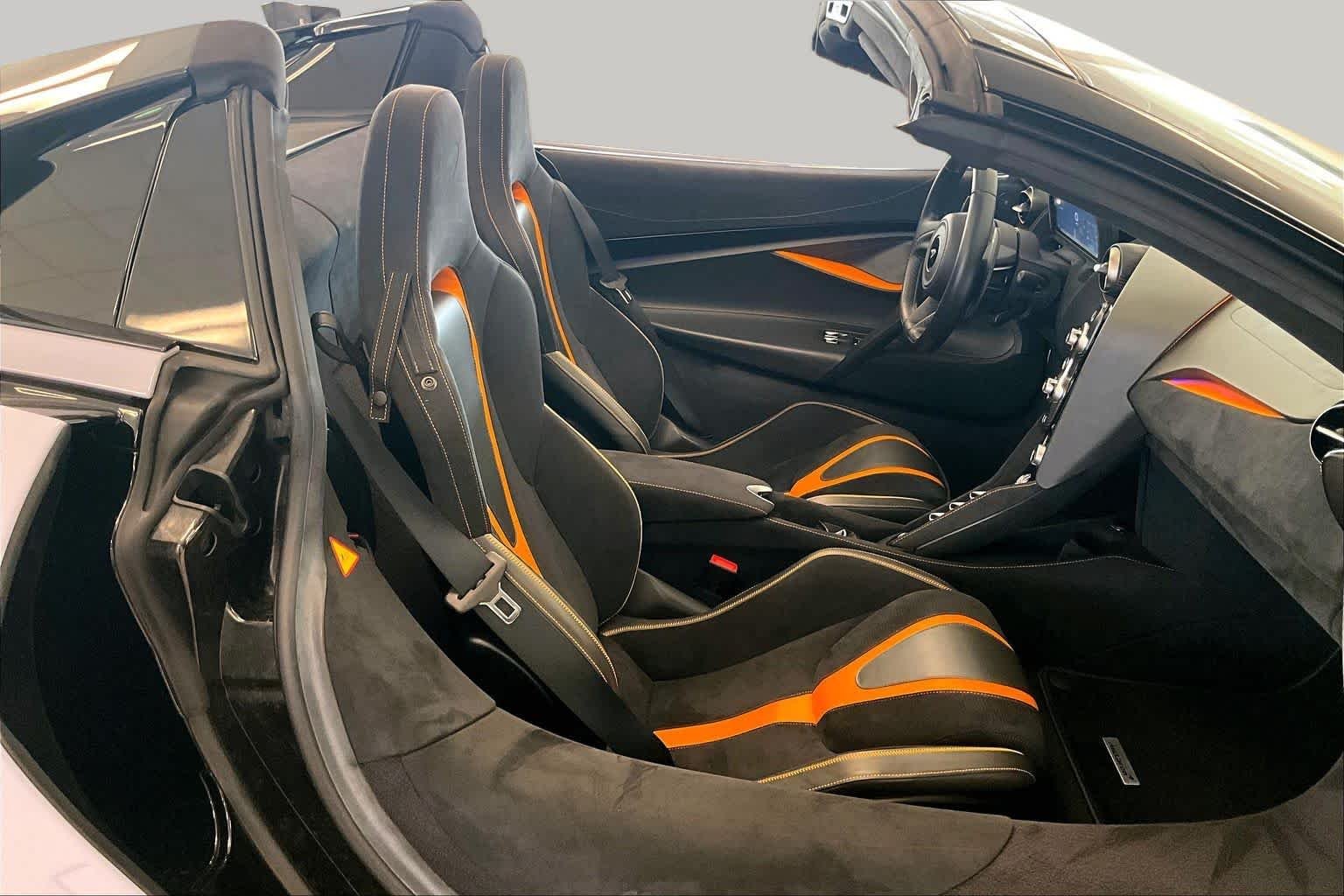 Used 2021 Ceramic Grey McLaren Performance image 8