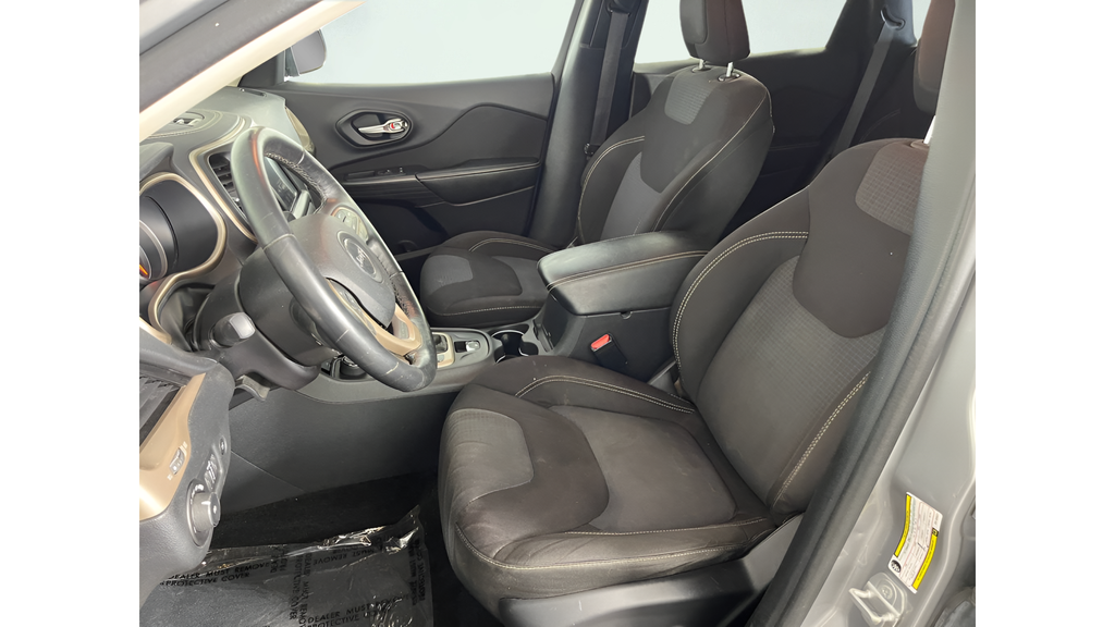 Used 2016 Billet Silver Metallic Jeep Latitude image 10
