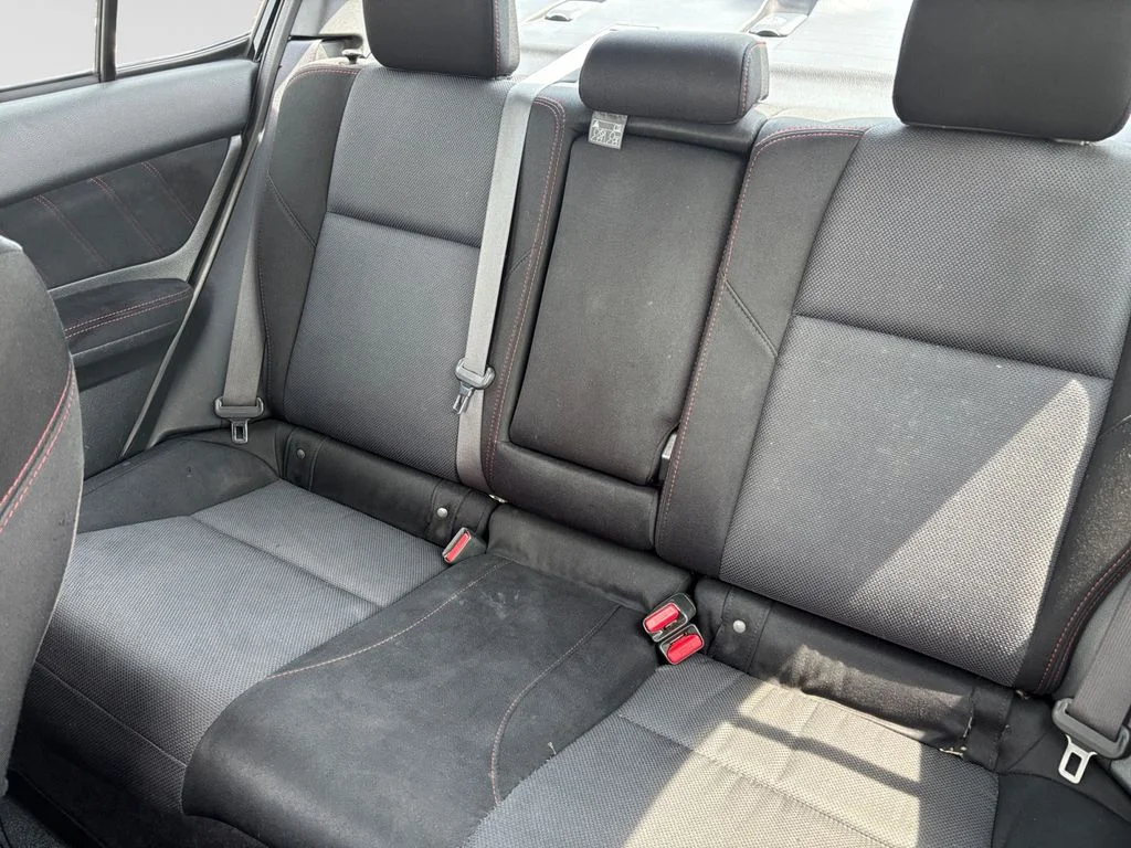 Used 2018 Black Subaru Base image 13
