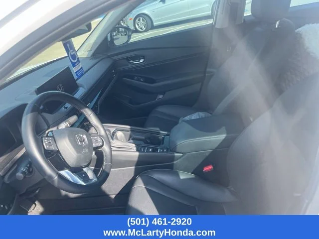 Used 2025 White Honda Touring image 8