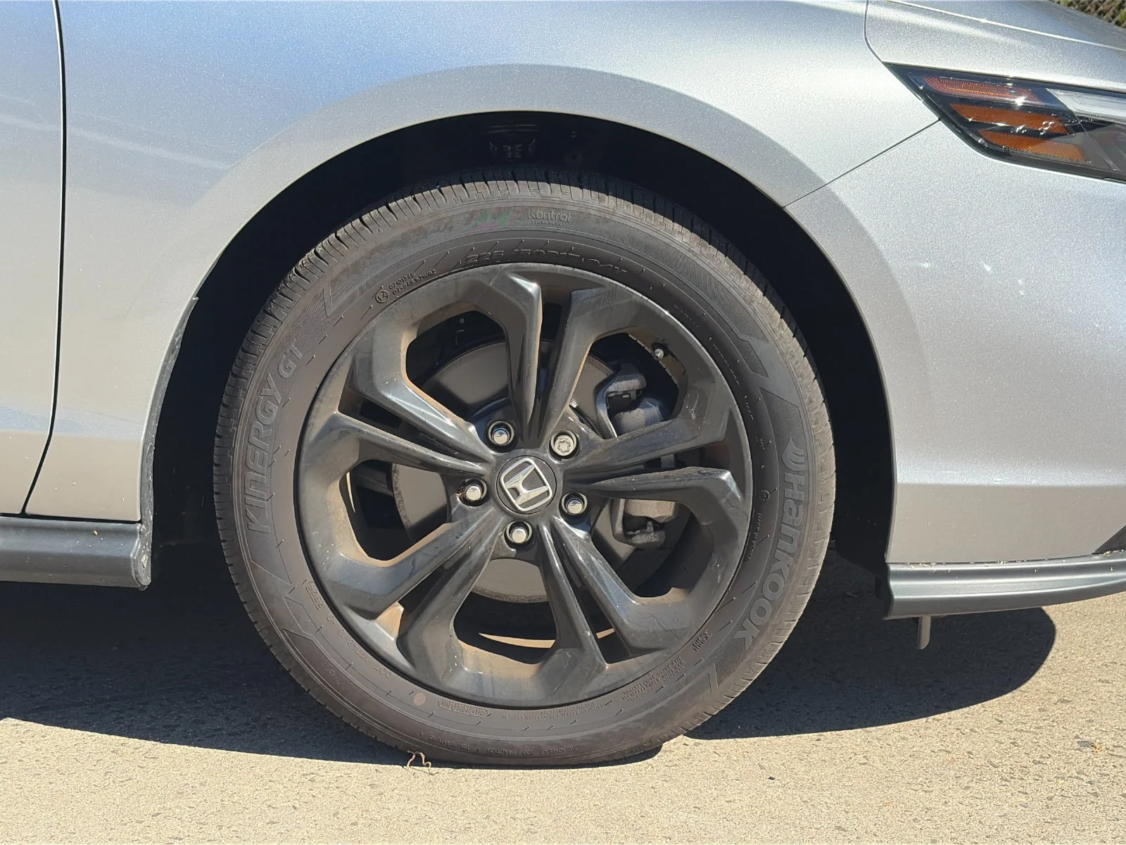 Used 2025 Silver Metallic Honda SE image 10