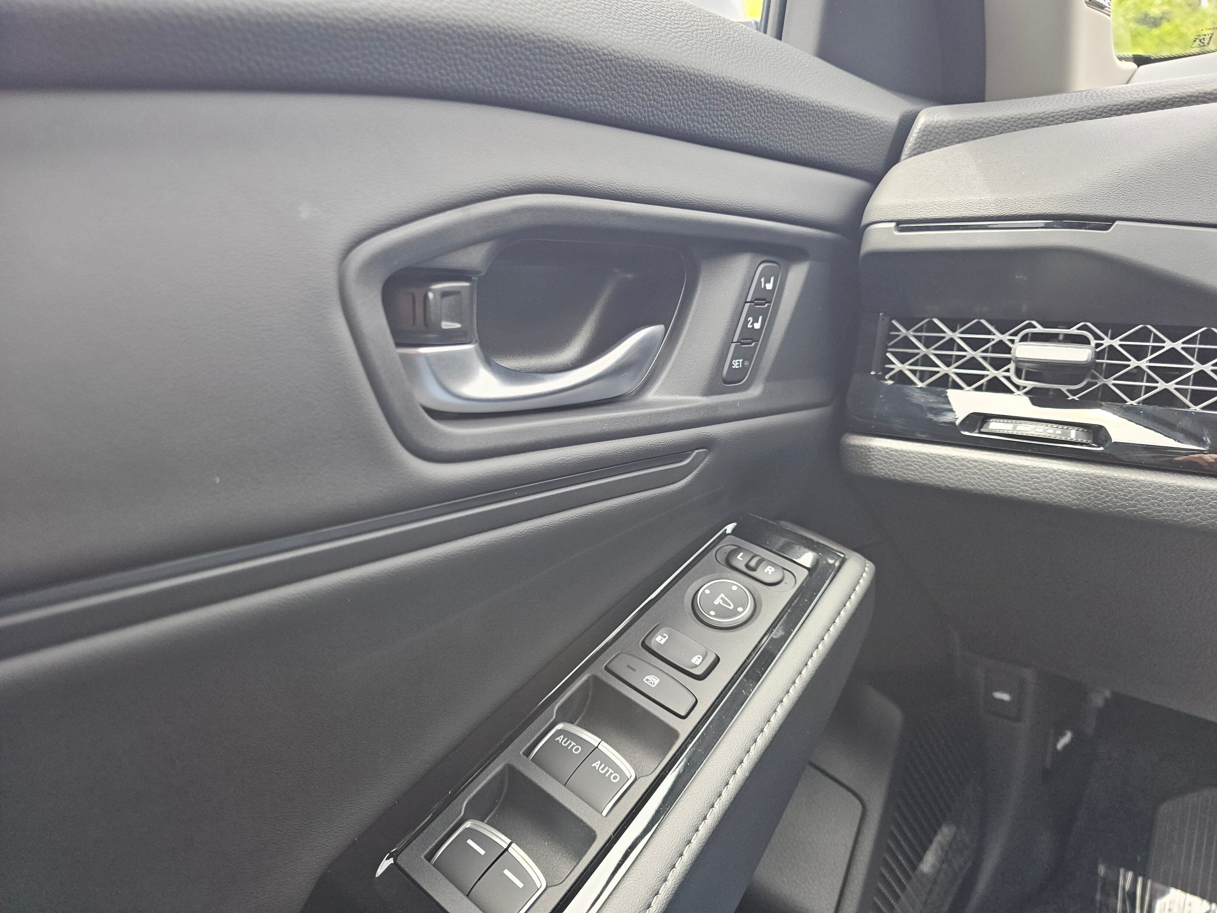 New 2026 Urban Gray Pearl Honda Touring image 34