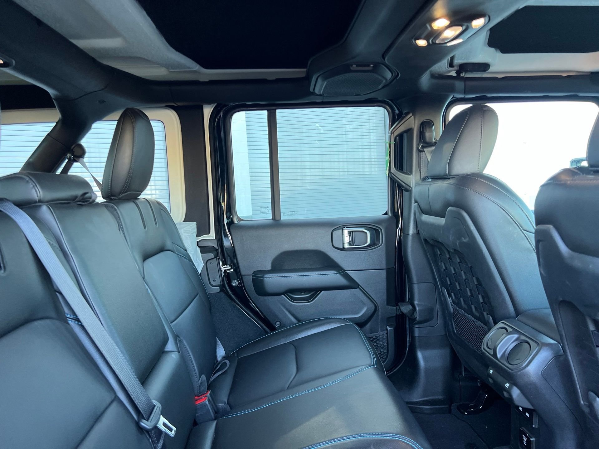 Used 2022 Black Jeep Unlimited Rubicon 4xe image 19