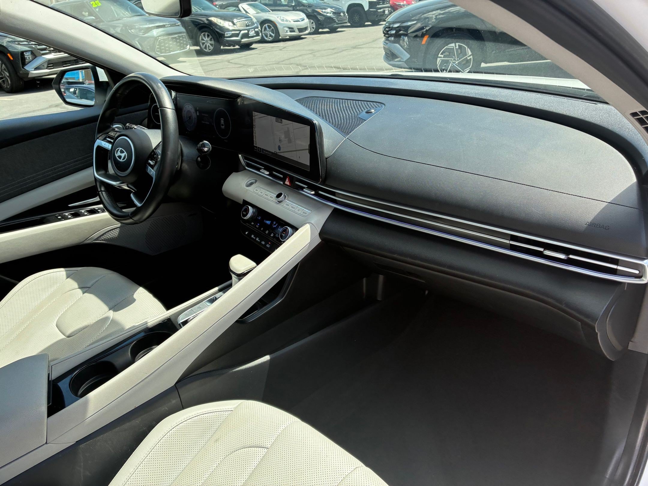 2024 Hyundai Elantra Limited - Photo 31