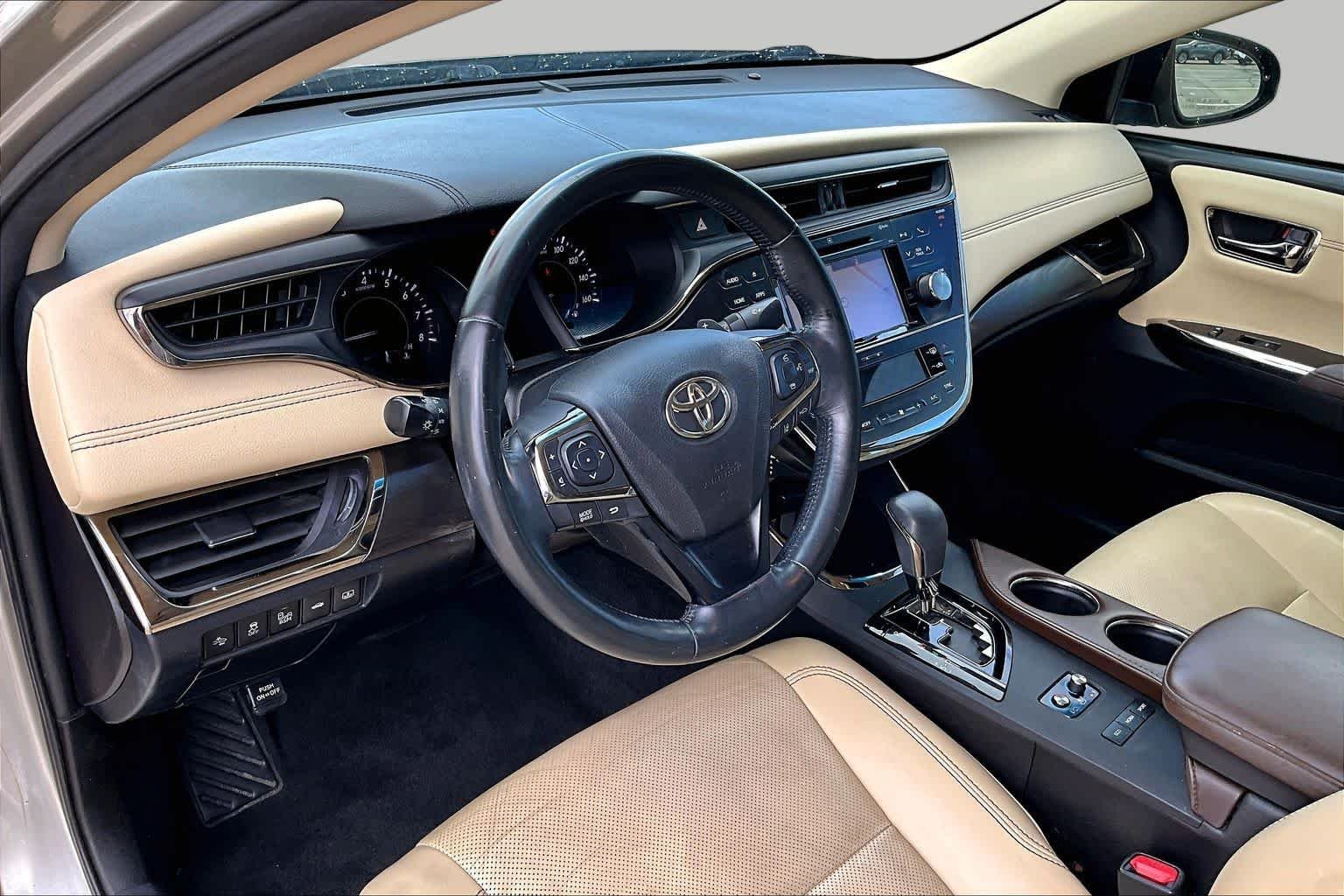 Used 2018 Creme Brulee Mica Toyota Limited image 18