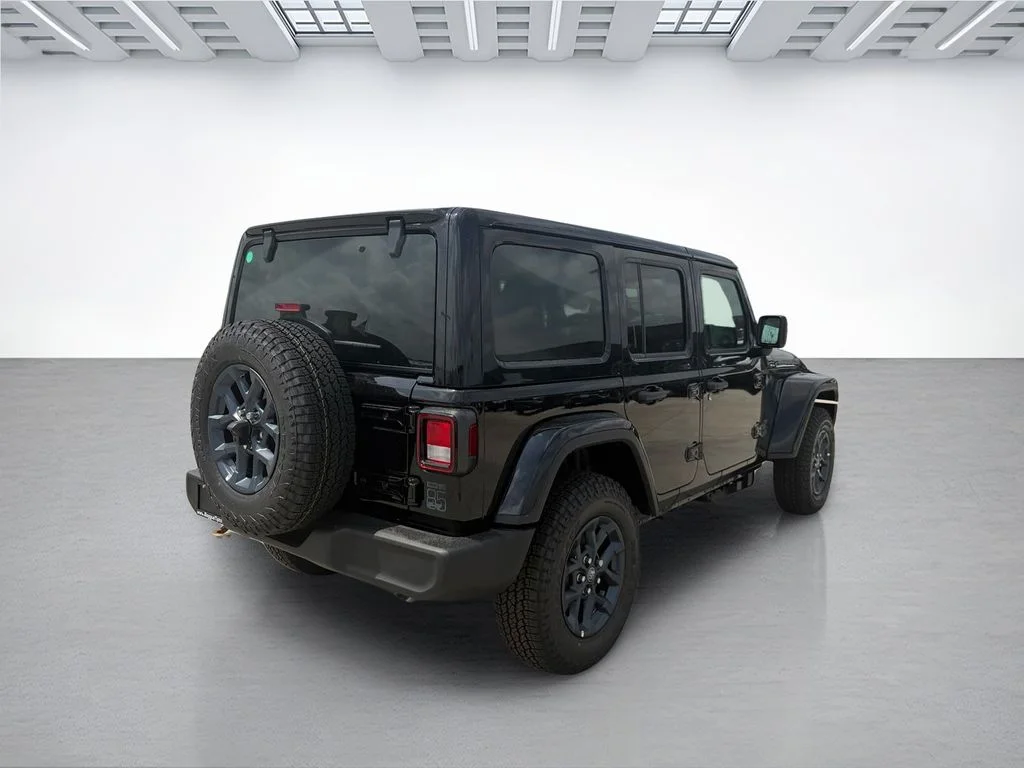 New 2026 Black Clear-Coat Exterior Paint Jeep  image 3