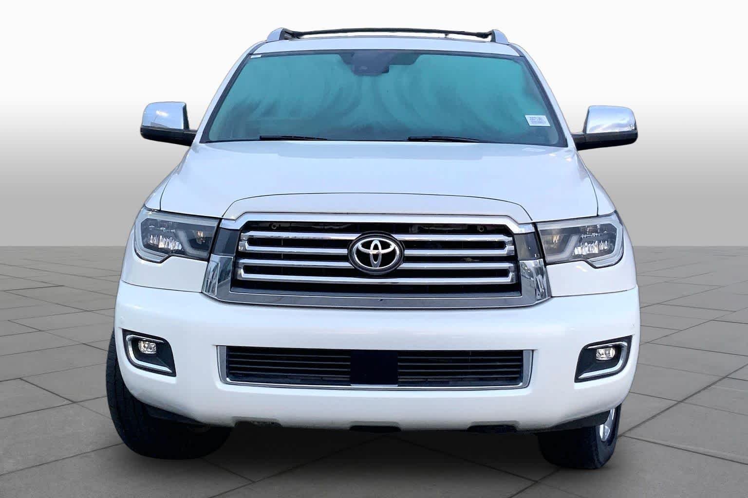 Used 2018 Blizzard Pearl Toyota Platinum image 3