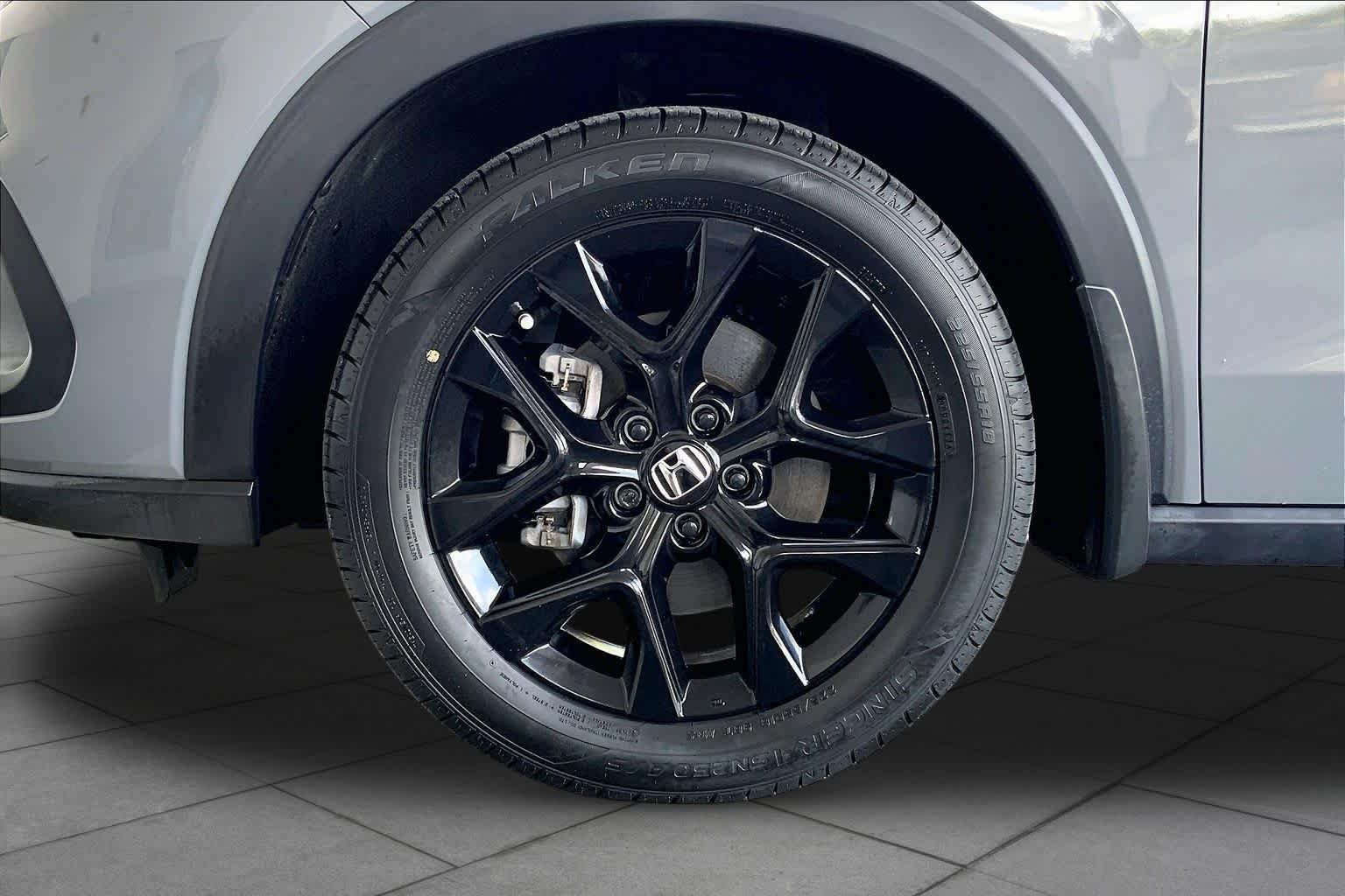 Used 2024 Urban Gray Pearl Honda Sport image 11