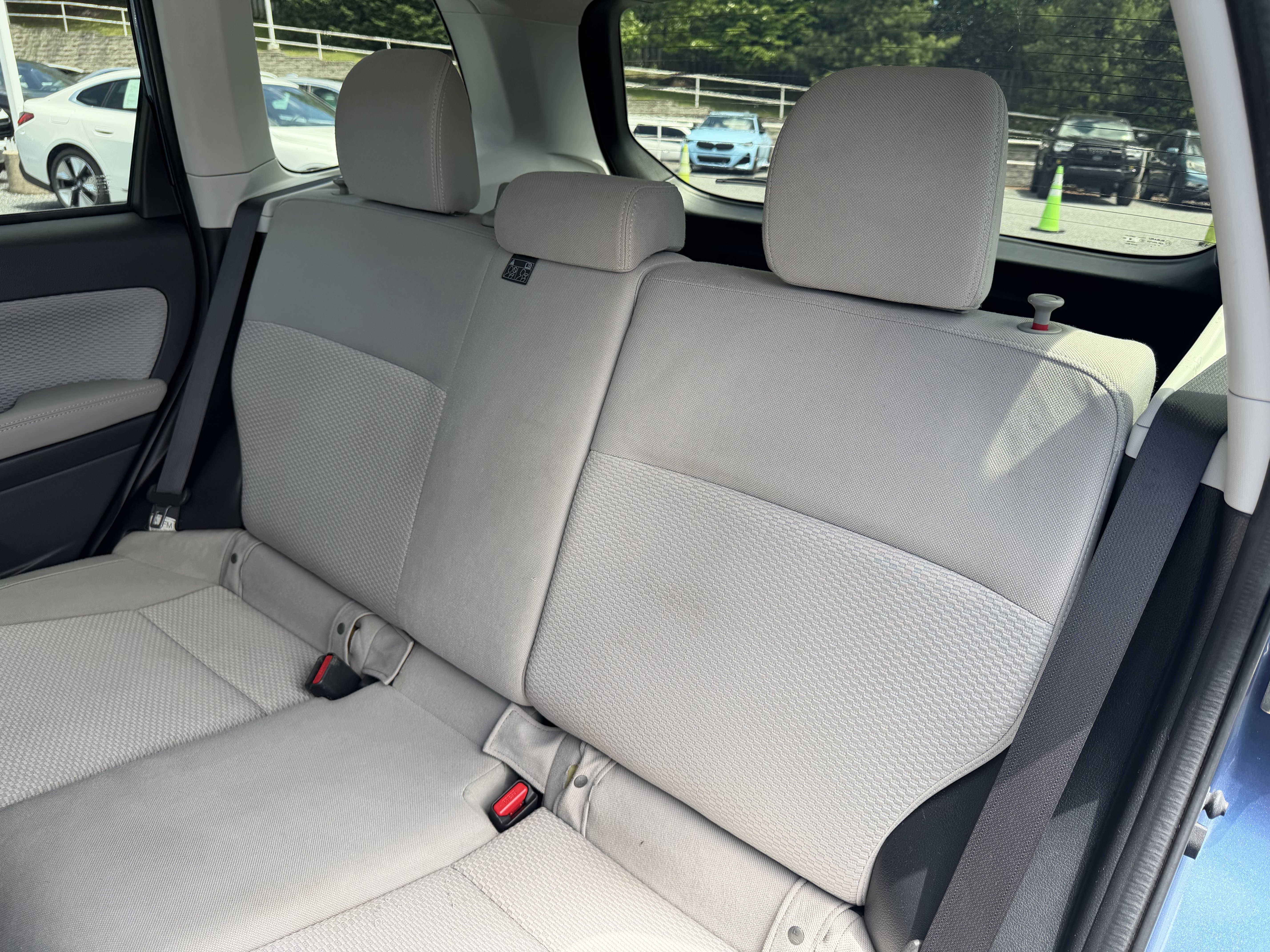 Used 2017 QUARTZ BLUE PEARL Subaru 2.5i image 16