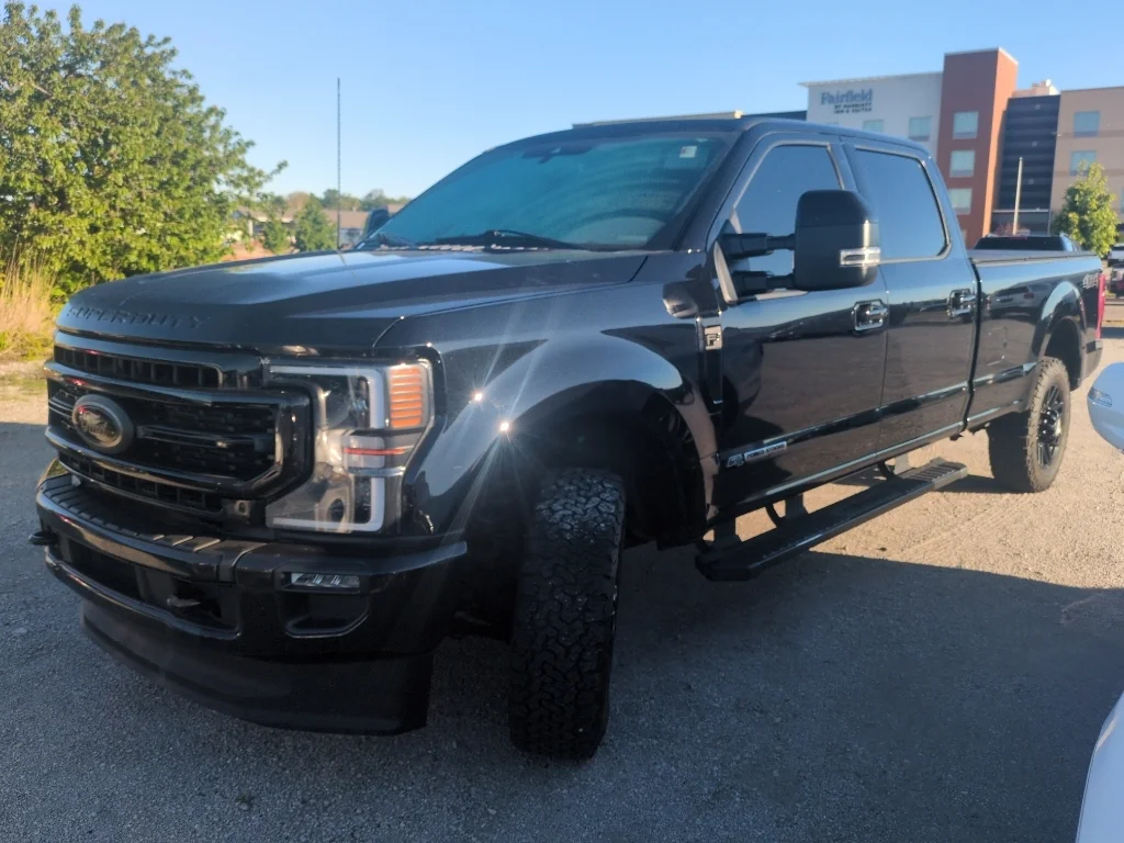 2022 Ford F-250 Lariat 4x4 Crew Cab 8' Box's photo