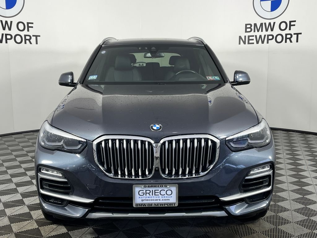 Used 2021 Gray BMW xDrive40i image 3