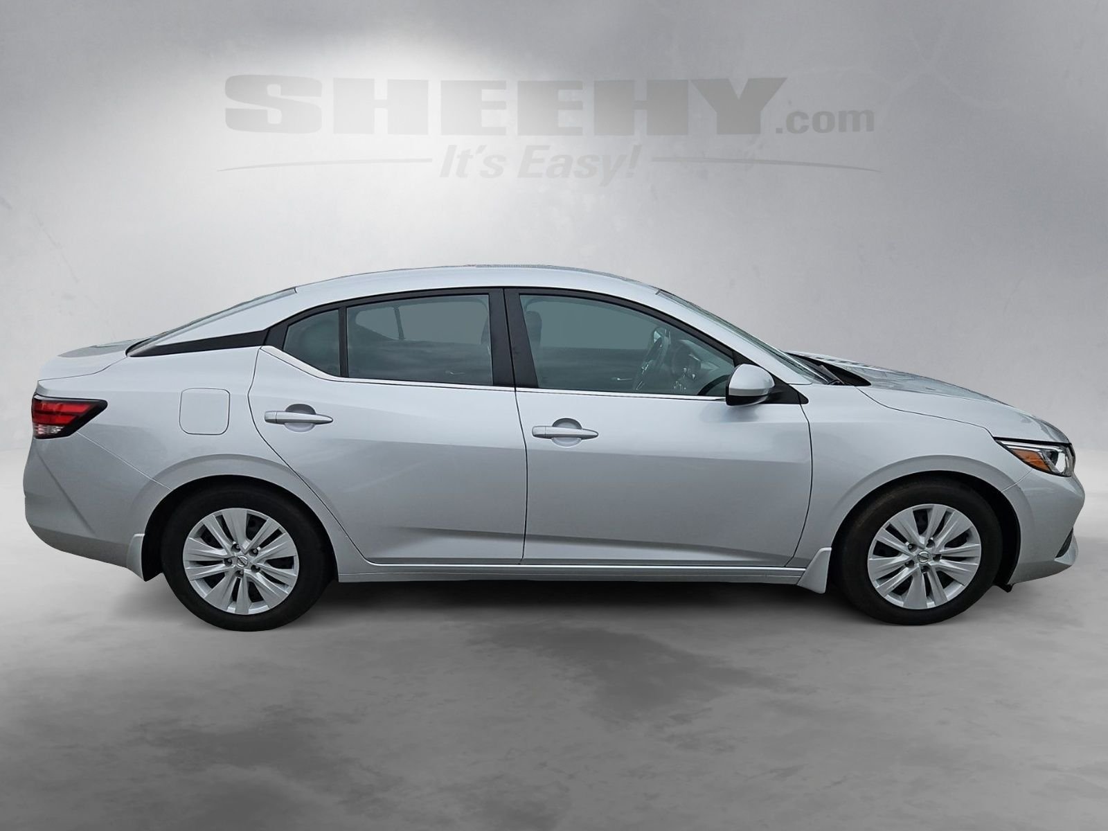Used 2022 Silver Nissan S image 10