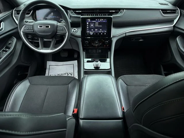 Used 2023 Red Jeep Altitude X image 9