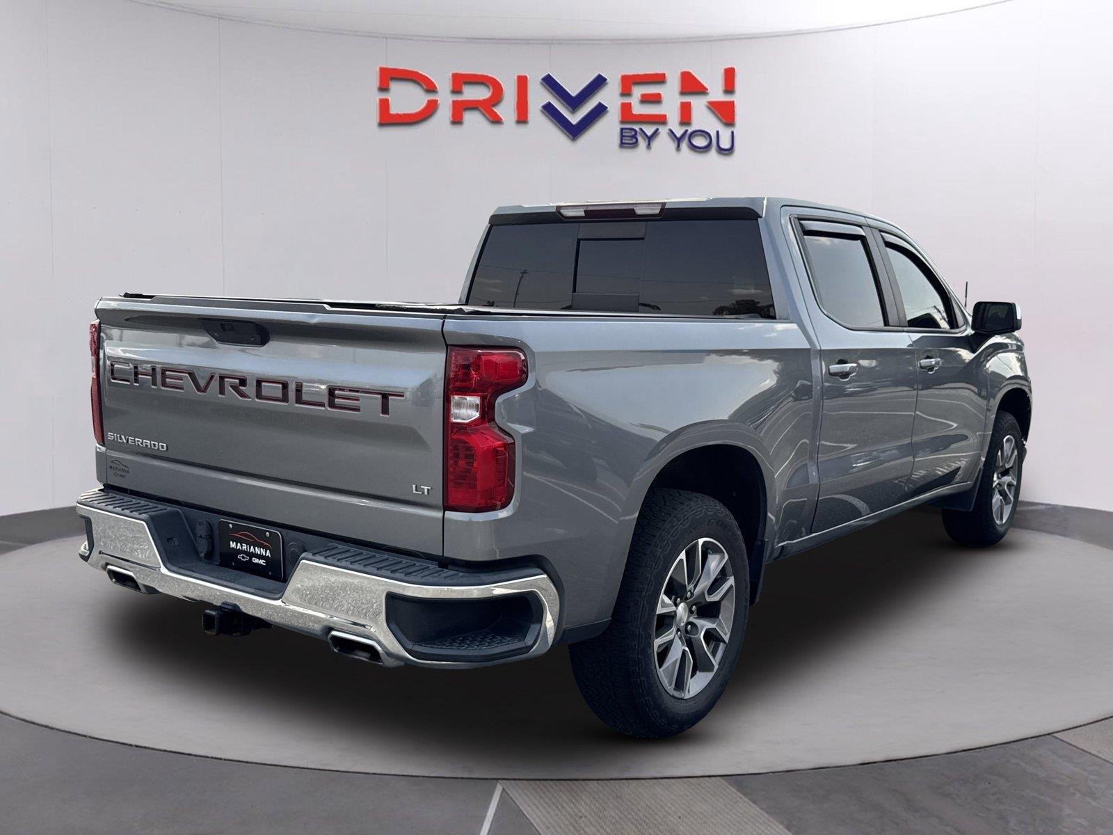 Used 2022 SATIN STEEL METALLIC Chevrolet LT image 4