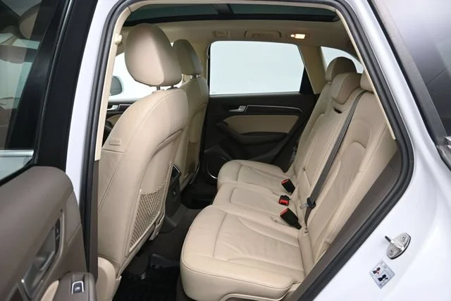 Used 2024 White Frost Tricoat Buick Avenir image 21