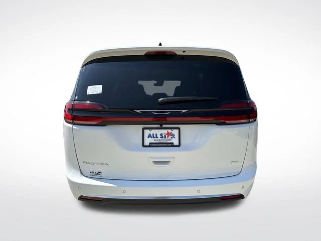 New 2027 White Chrysler Pinnacle image 6