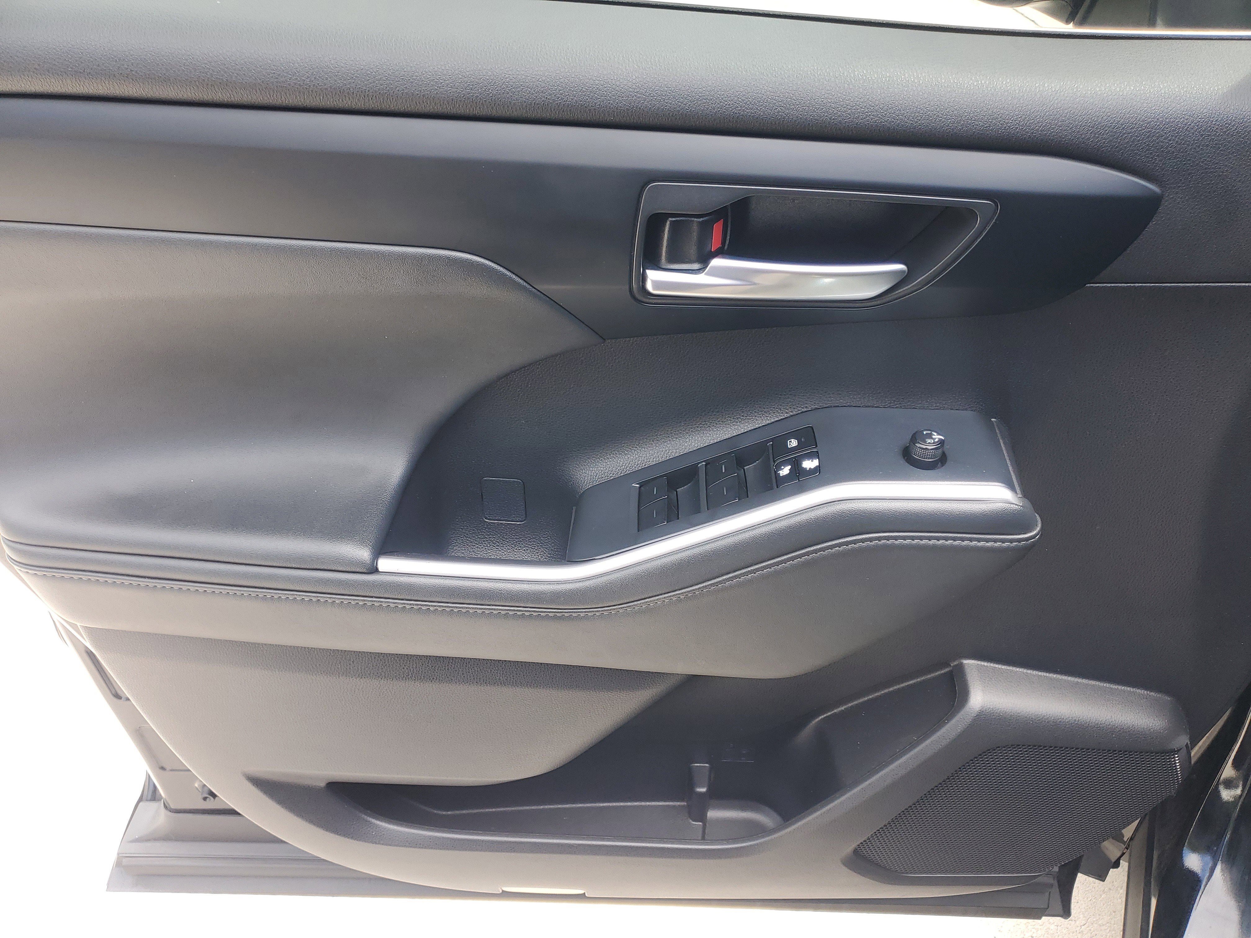 Used 2022 Midnight Black Metallic Toyota XLE image 21