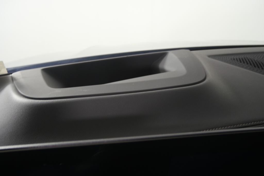 Certified Used 2025 Black Sapphire Metallic BMW xDrive40i image 18