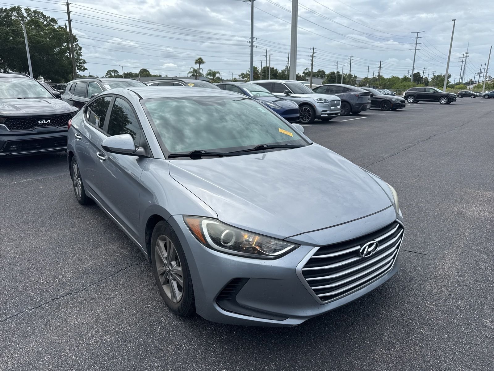 2017 Hyundai Elantra 2.0 SE A/T PZEV's photo