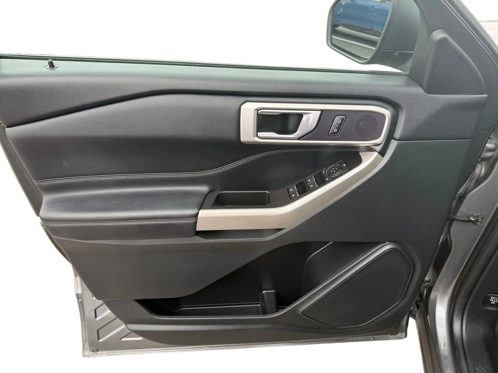 2022 Ford Explorer XLT - Photo 9