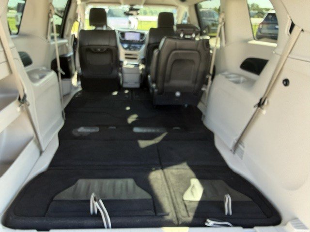 Used 2023 Brilliant Black Crystal Pearlcoat Chrysler Touring L image 33