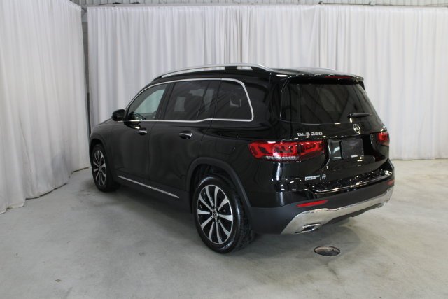 Used 2022 Black Mercedes-Benz GLB 250 image 31