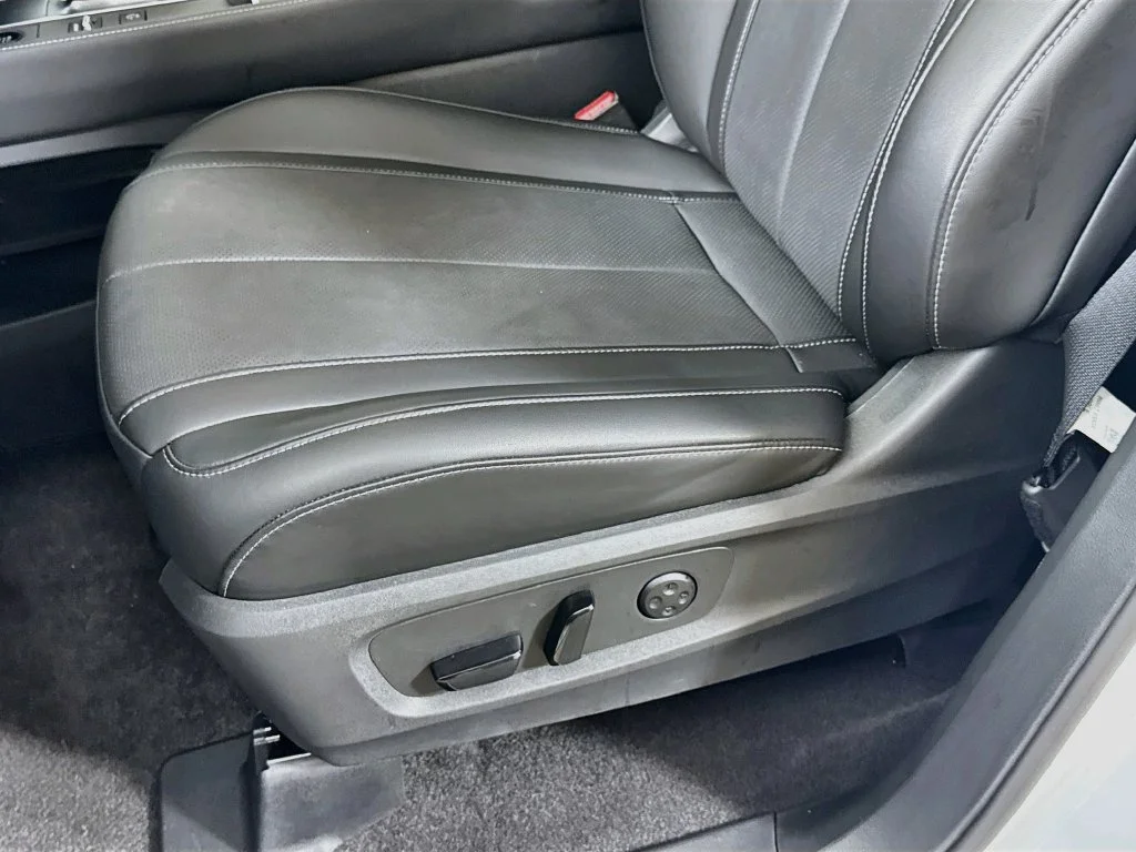Certified Used 2027 White INFINITI LUXE image 26